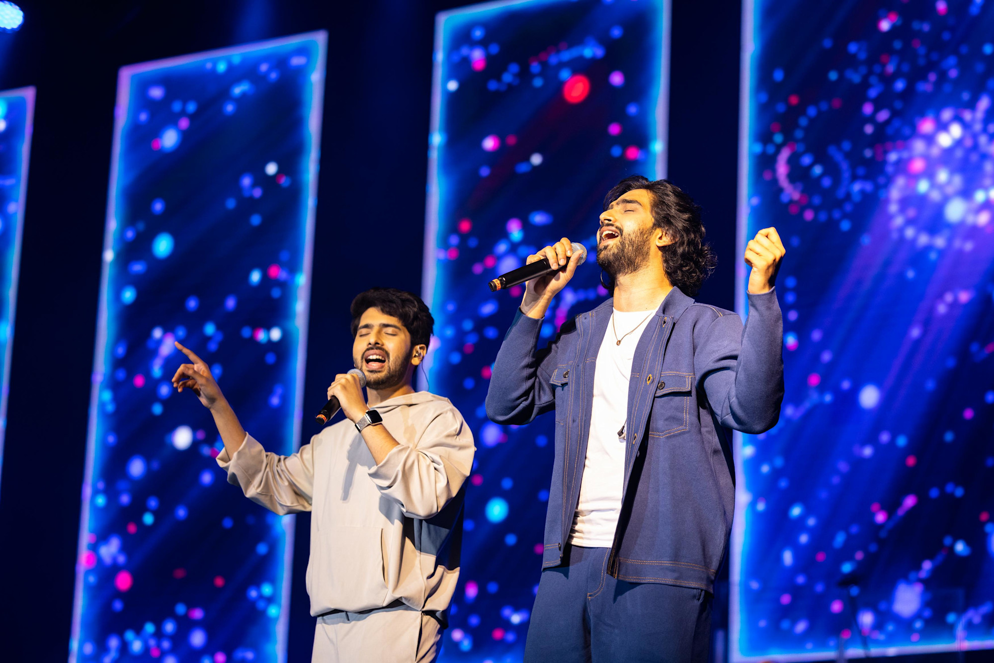 Armaan (L) and Amaal Malik perform at DEC Arena m48362