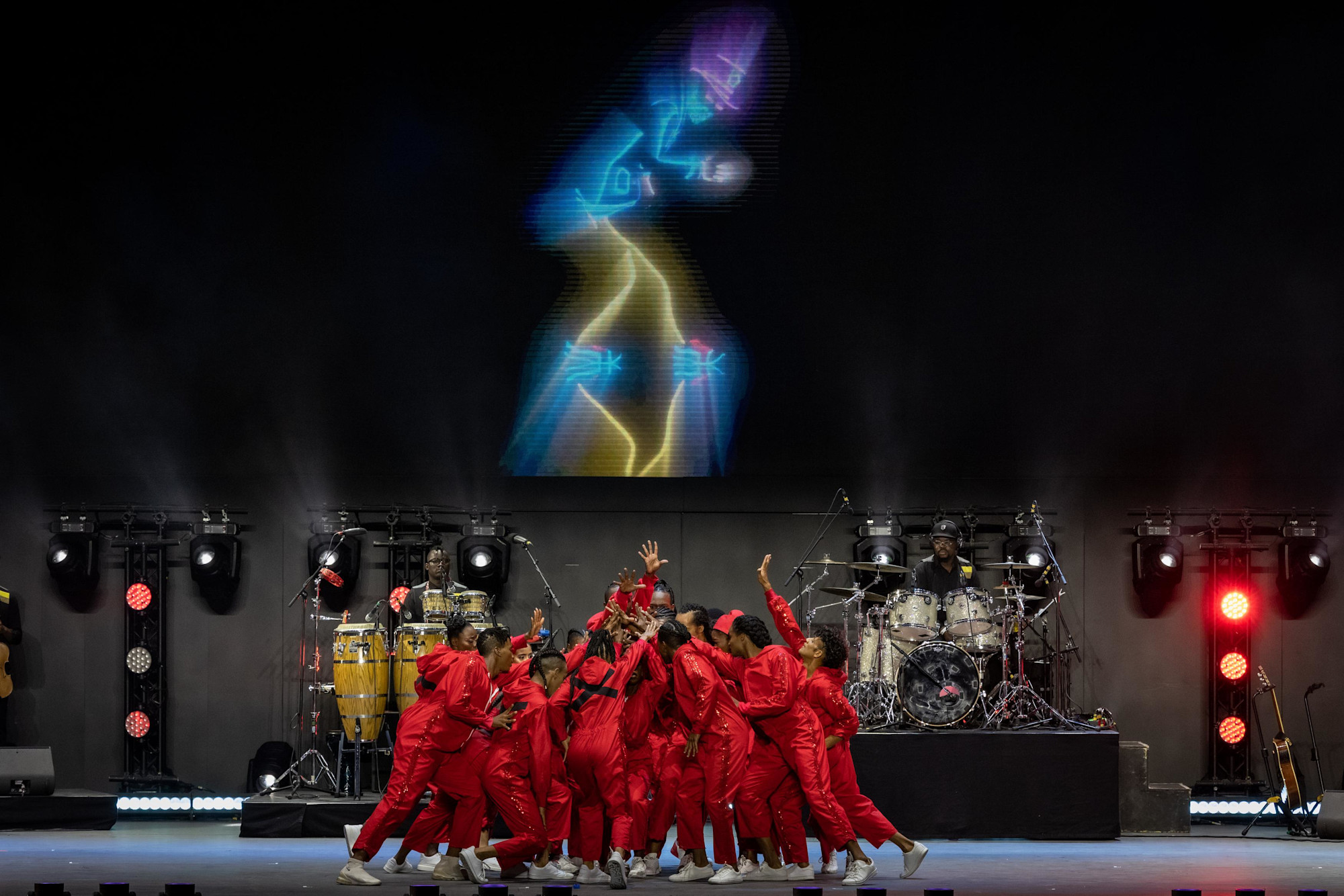 Sun is Energy performance at Dubai Millennium Amphitheatre m64241