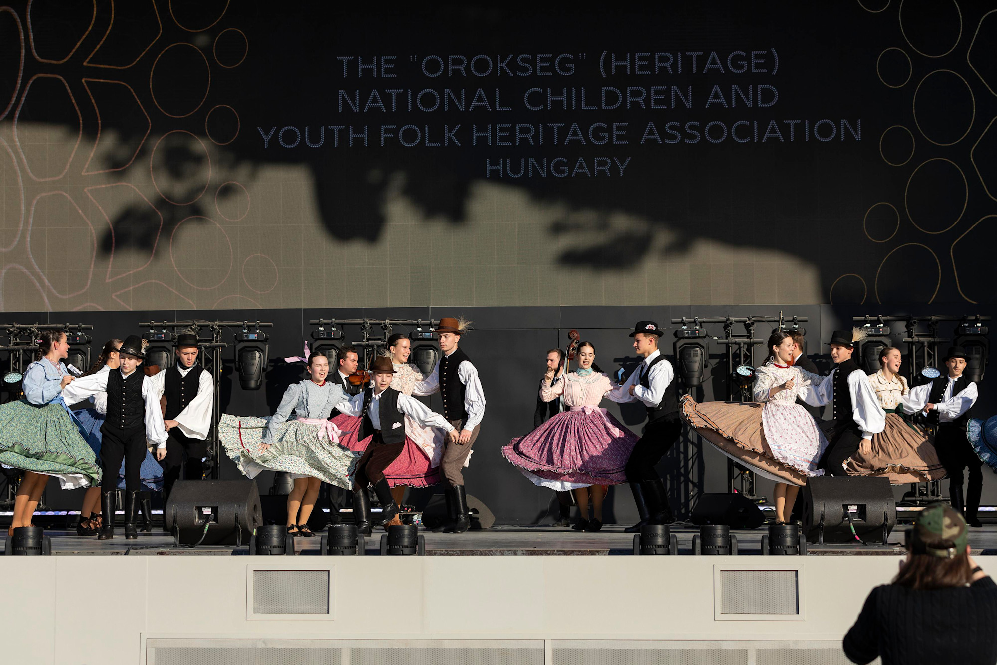 The “Örökség” National Children and Youth Folk Heritage Association Hungary at Dubai Millennium Amphitheatre m37329
