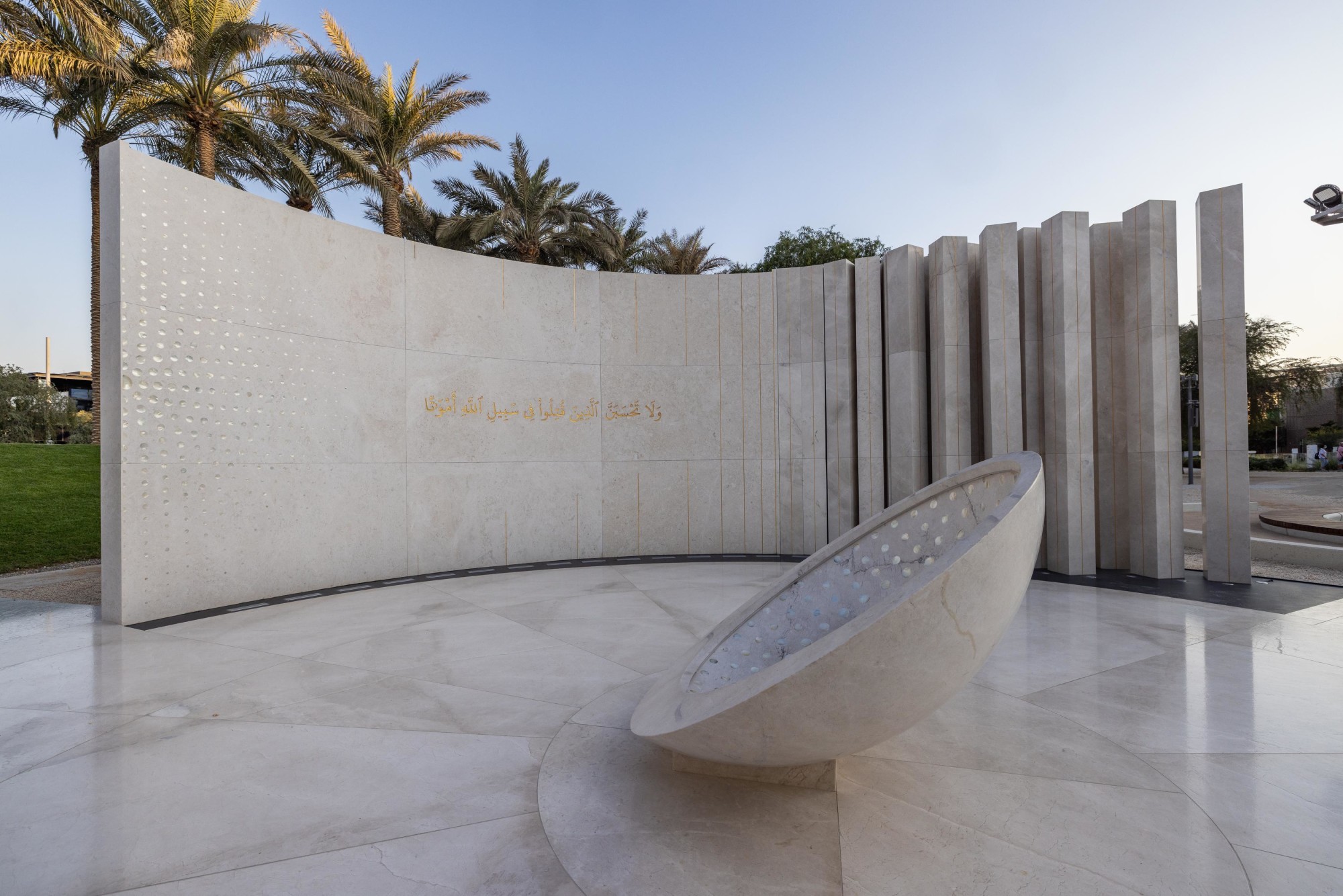 Martyr’s Sculpture Peace Memorial outside the UAE Pavilion m14793