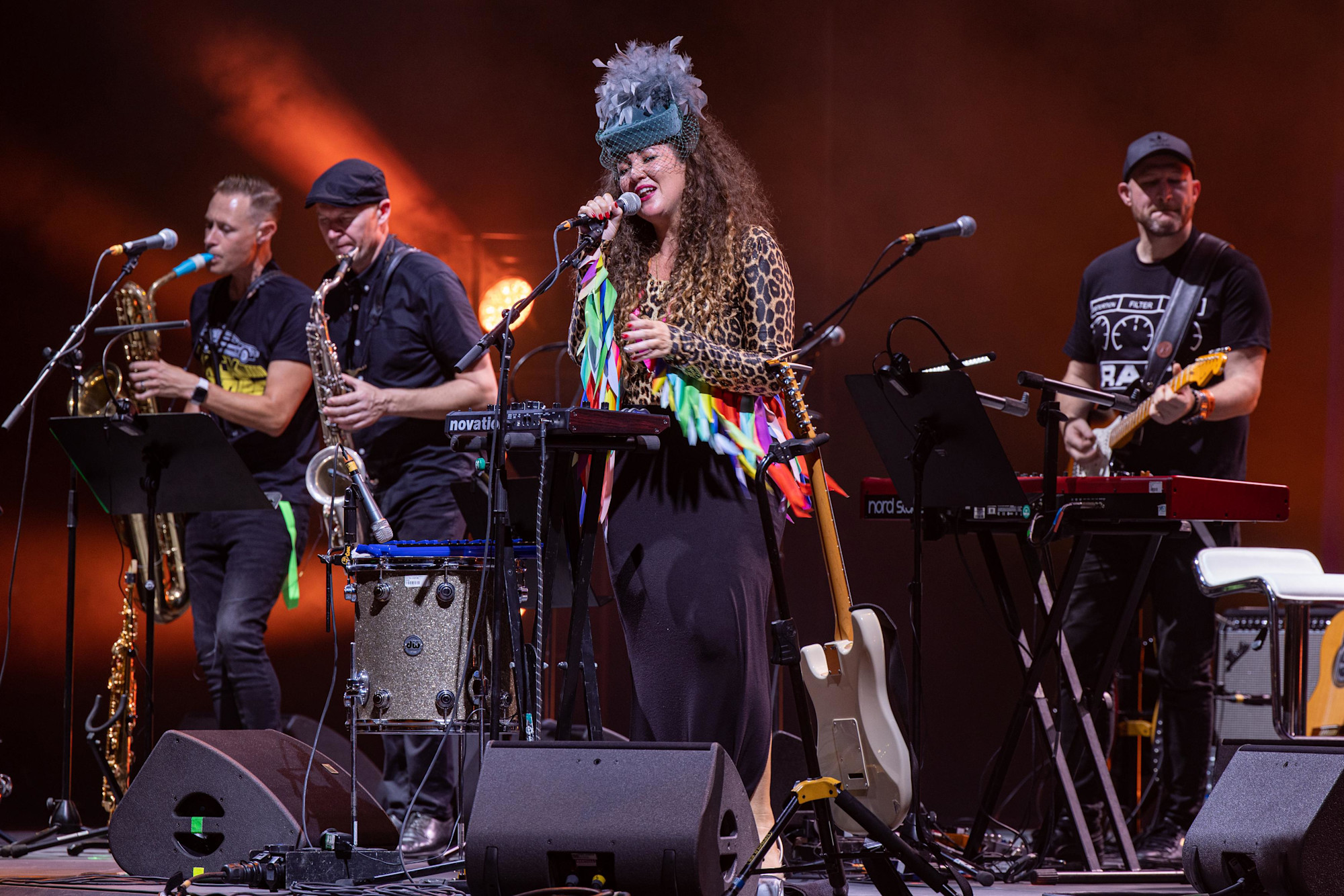 Jaye & Foe perform during Late Nights at Expo in Dubai Millenium Amphitheatre m7065