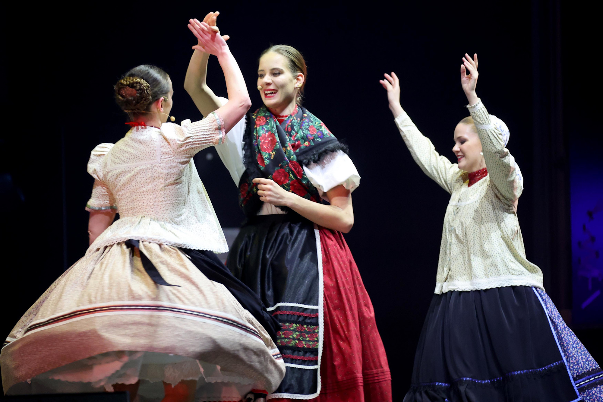 Romanian Sea of Nations performance at Dubai Millennium Amphitheatre m69643