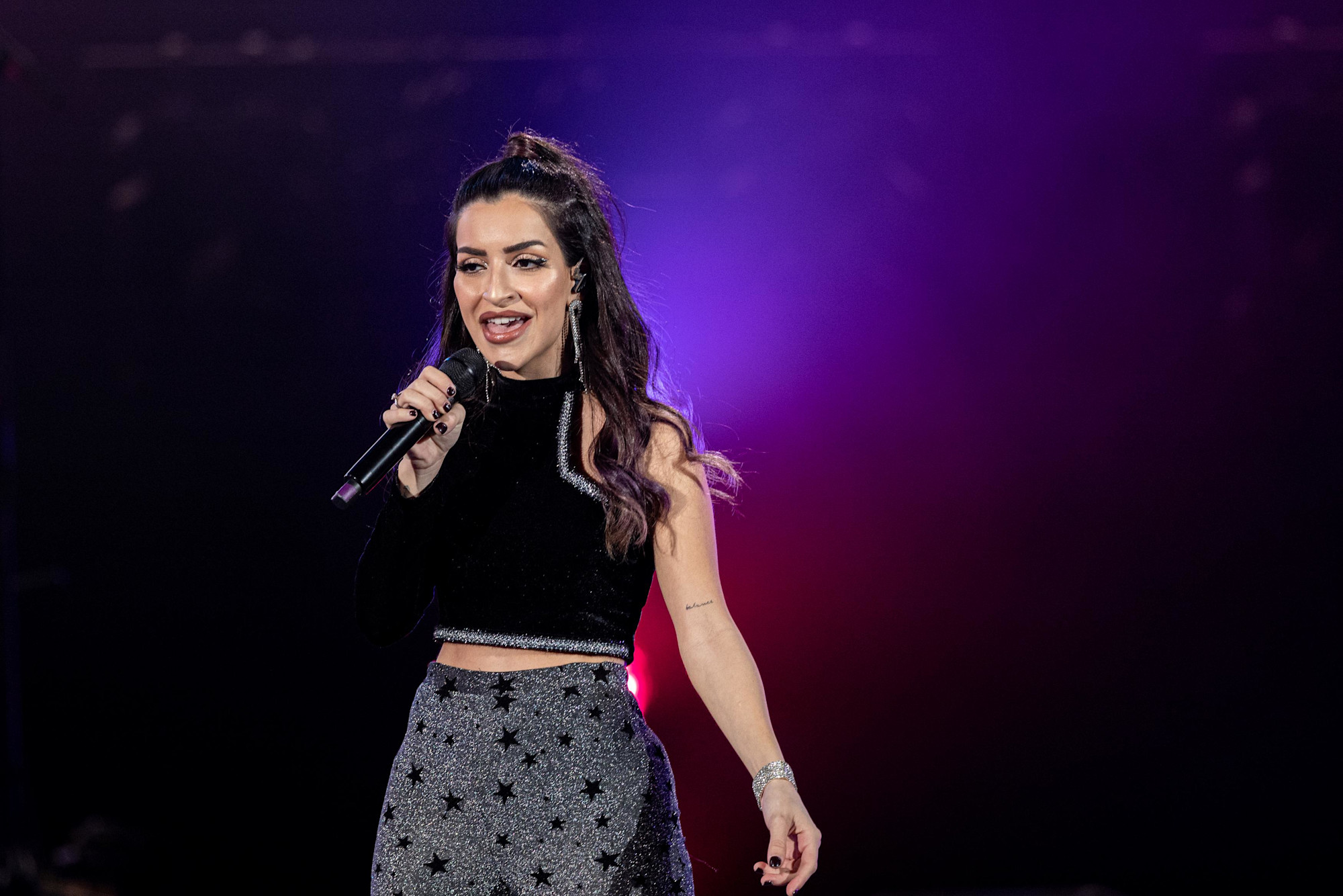 Dina Stars performs at Dubai Millennium Amphitheatre m39305
