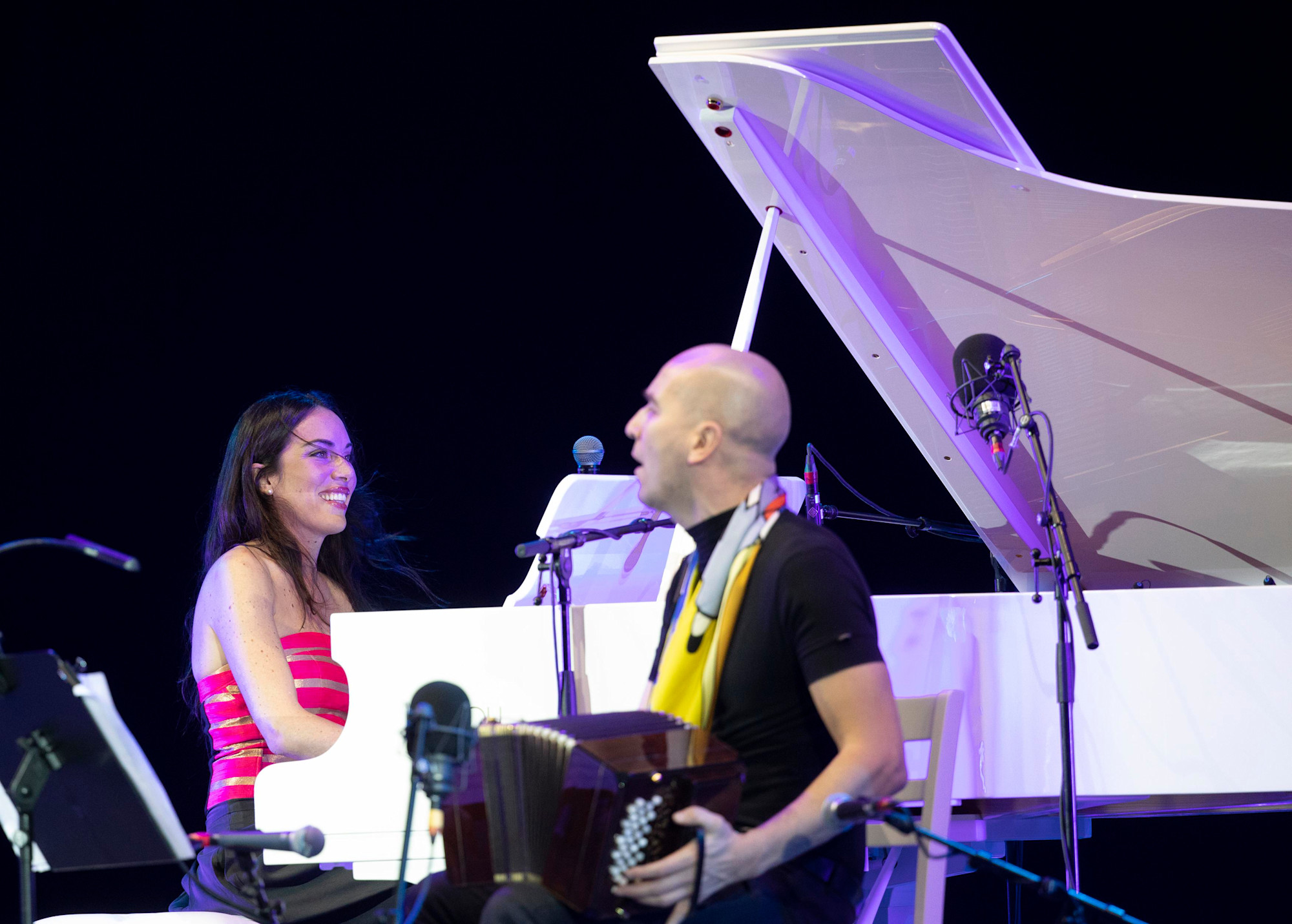Concert Astor performed by Gloria Campaner at Dubai Millennium Amphitheatre m16759
