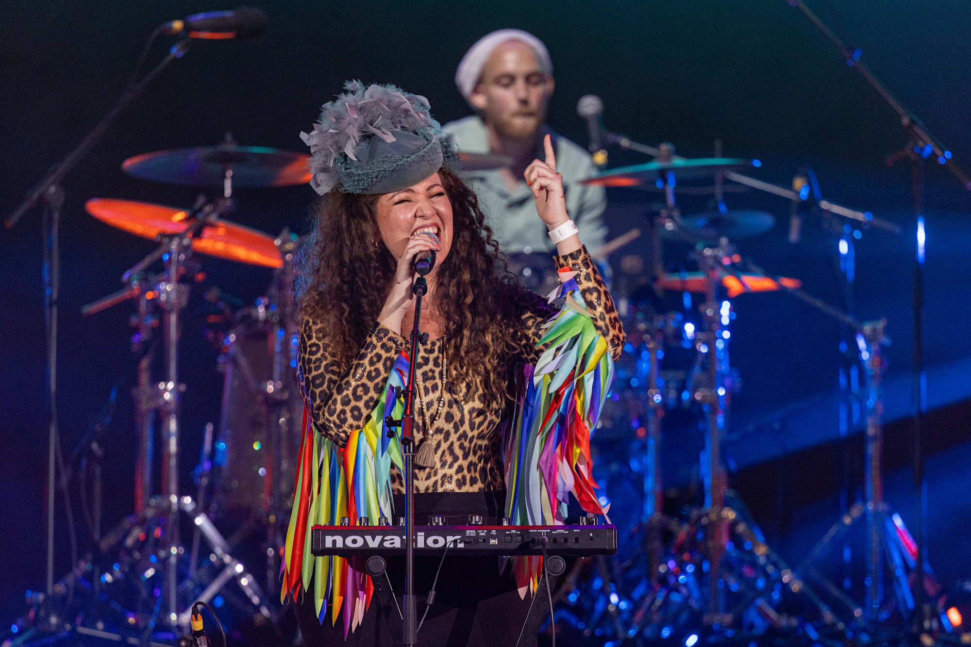 Jaye & Foe perform at Dubai Millennium Amphitheatre m27475