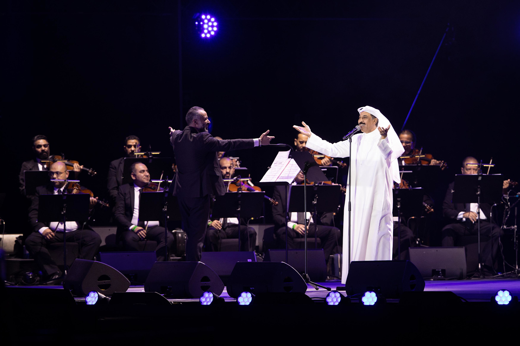 Kuwaiti singer Abdullah Al-Ruwaishid performs at Jubilee Stage m13276