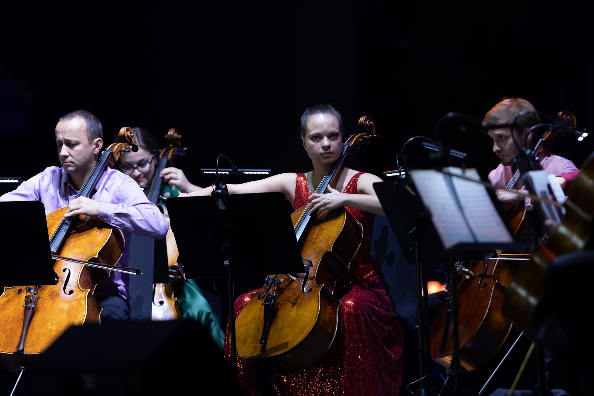 Violoncellissimo and Marin Cazacu perform at Jubilee Stage m25983
