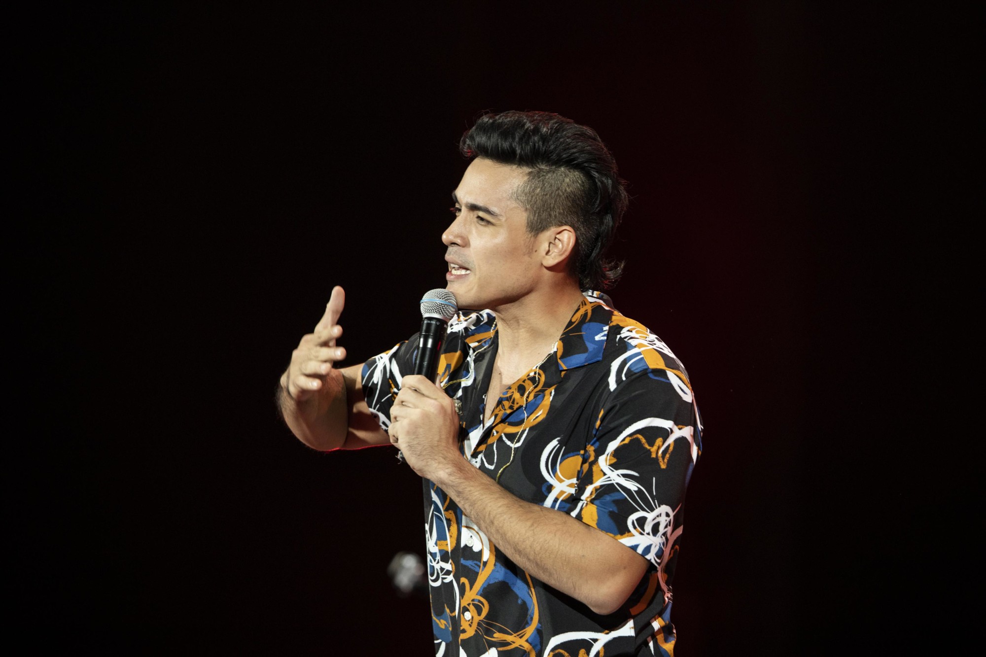 Xian Lim performs during the Stronger Together GMA Pinoy TV concert at Dubai Millennium Amphitheatre m71299