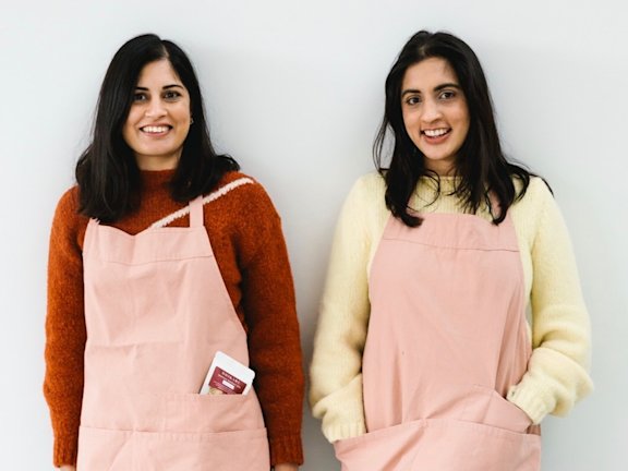 Meera Elbay and sister