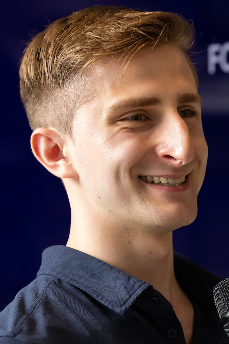 Yianni Apostolo, Vice President