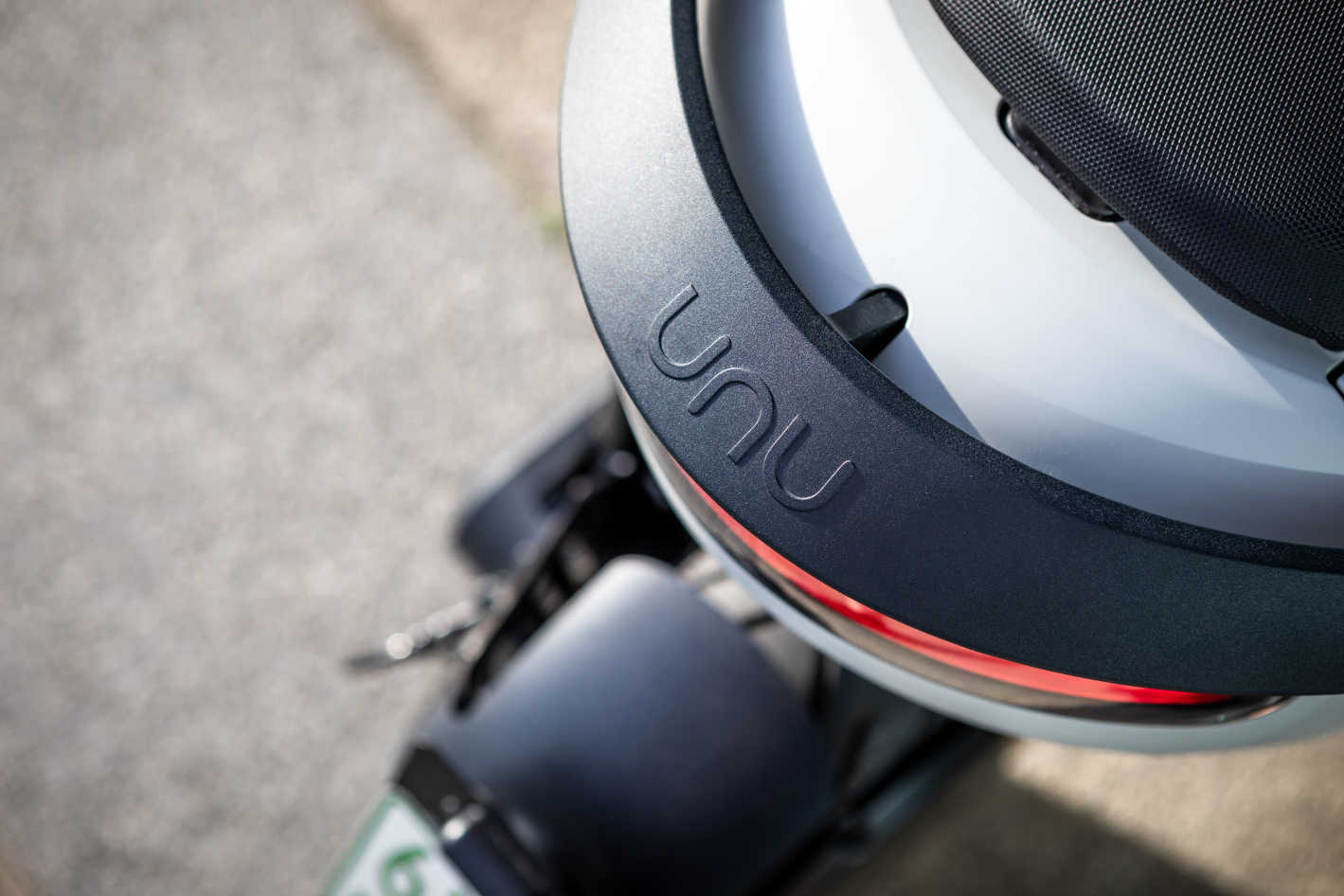 No matter if you choose a unu Move or unu Pro, both scooters are designed in the unique unu style. Become part of the unu community, with more than a thousand unu riders already on Europe's roads.