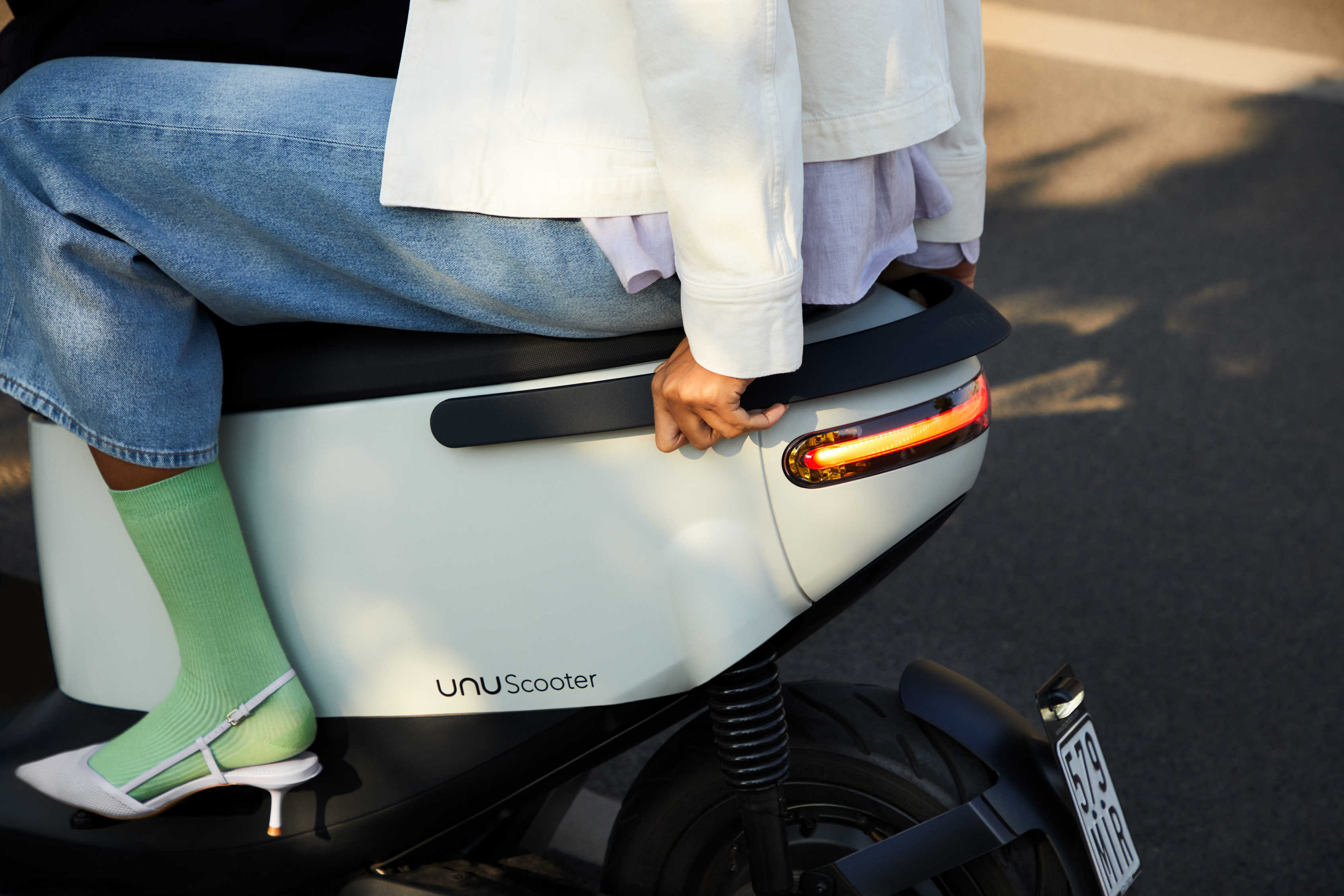 Unu is already well-known in many German cities, where numerous freedom-loving people are enjoying the perks of e-mobility and flexibility on their own unus. And the good news is true: Our powerful e-scooters are now also available in the Netherlands.