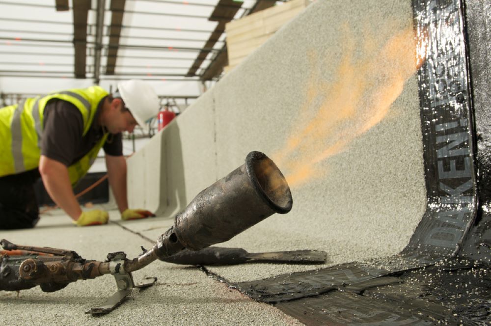 how-to-felt-a-flat-roof-promo