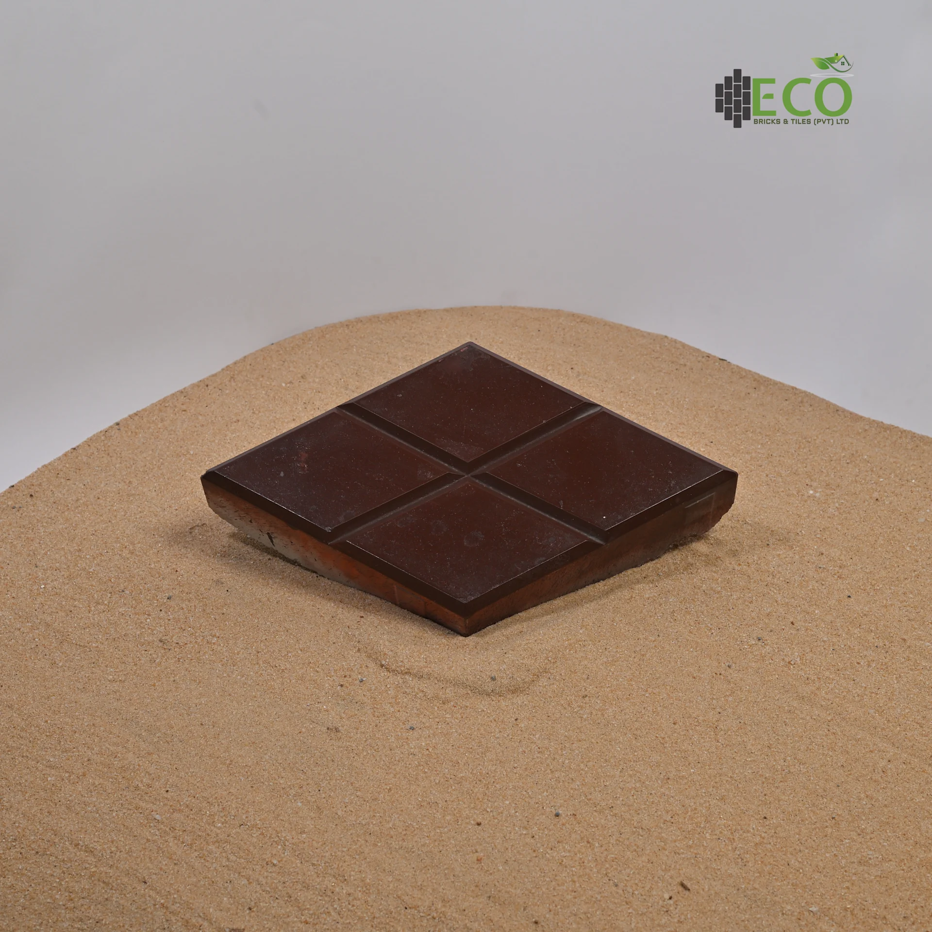 RHOMBUS BROWN