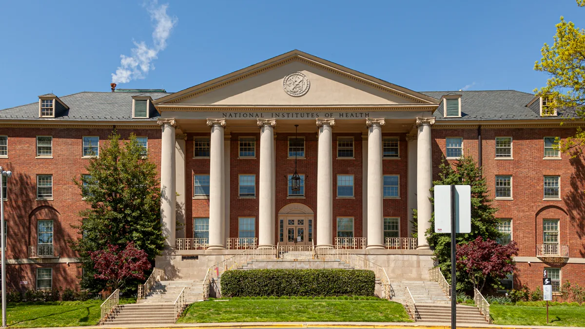 thumbnail_NIH_headquarters_
