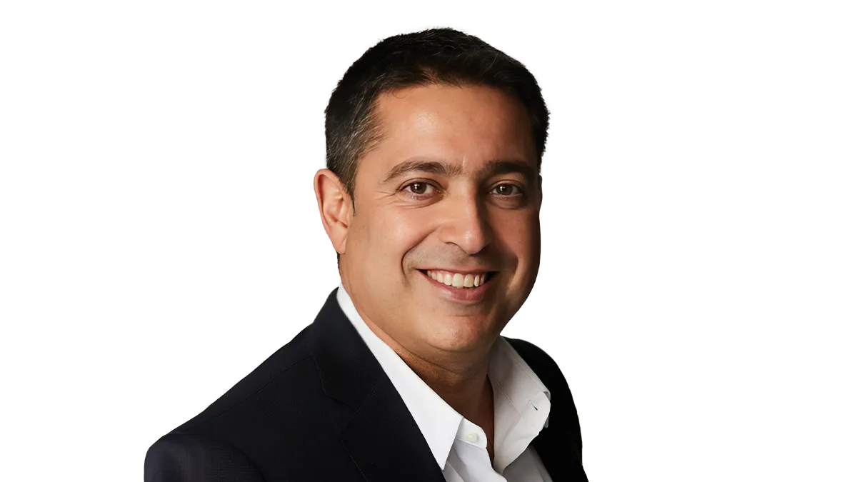 Kammy Moalemzadeh bio head shot image