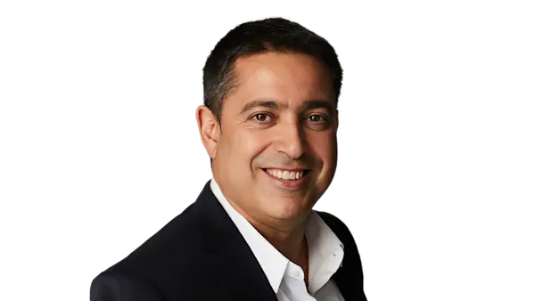 Kammy Moalemzadeh bio head shot image