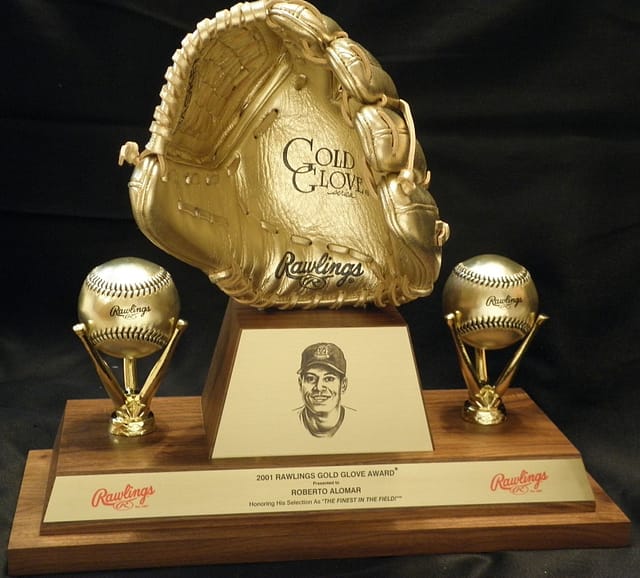 Roberto Alomar 2001 Gold Glove Award Sold at Goldin