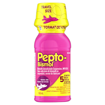 Pepto-Bismol voyage format 100mL rose bouteille avec jaune bouchon, offrant soulagement de 5 symptômes pour nausée, brûlures d’estomac, et diarrhée.