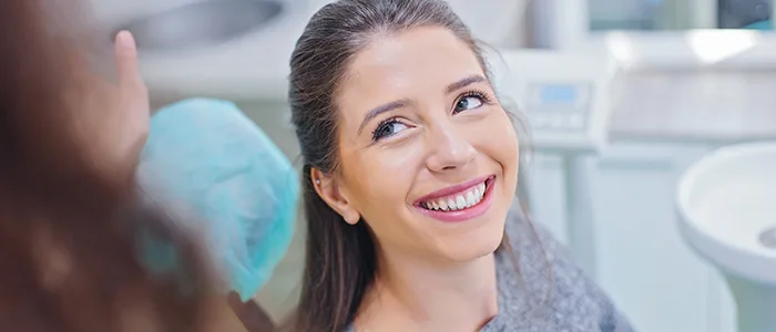 Czym jest biały nalot na języku?