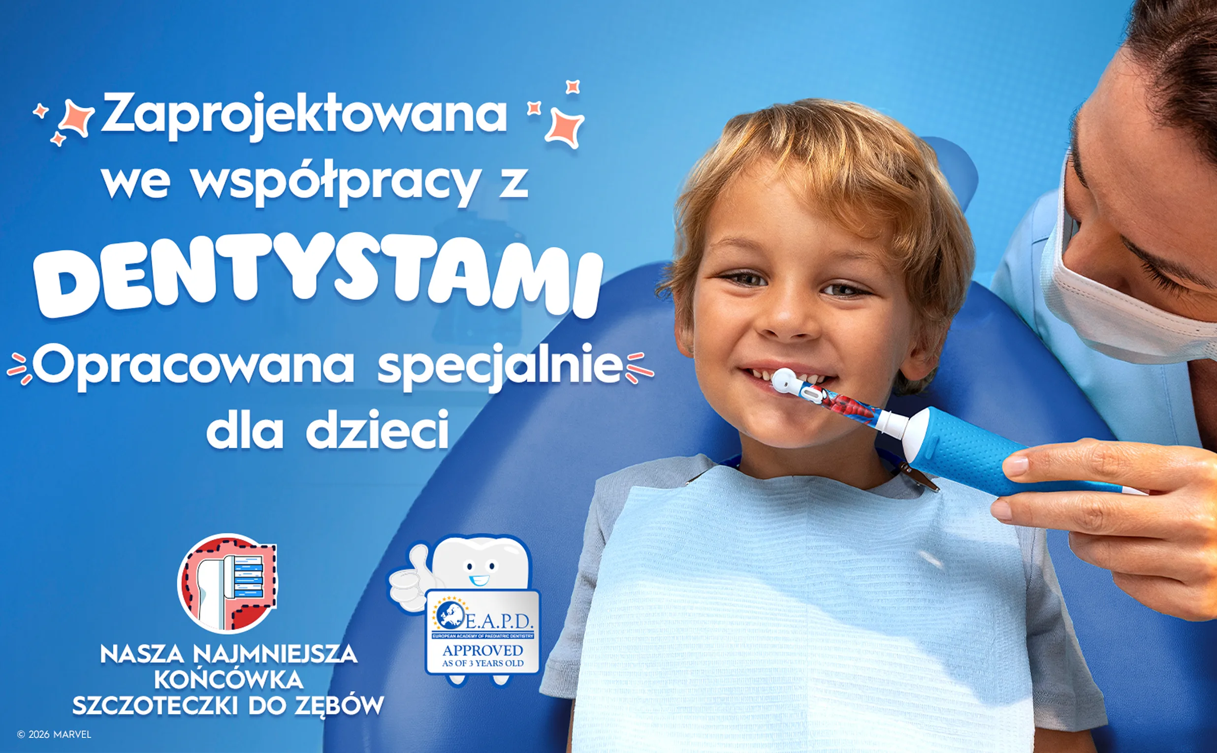 Dentysta myje zęby dziecku za pomocą szczoteczki Oral-B Pro Kids. Ikona przedstawiająca zbliżenie końcówki do szczoteczki do zębów oraz ikona EAPD 
