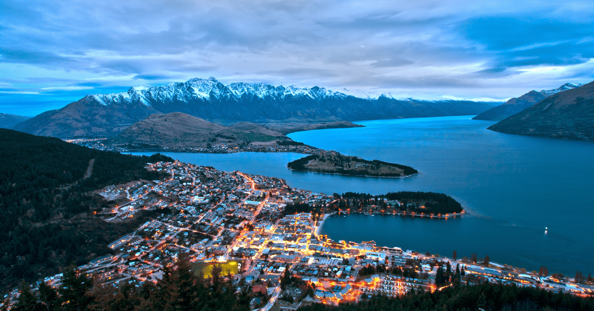 <figcaption class="wp-element-caption">Queenstown, New Zealand. <em>Image credit: Wikimedia</em></figcaption>