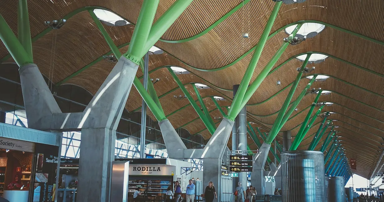 A 2026 Guide to Madrid Barajas Airport (MAD)