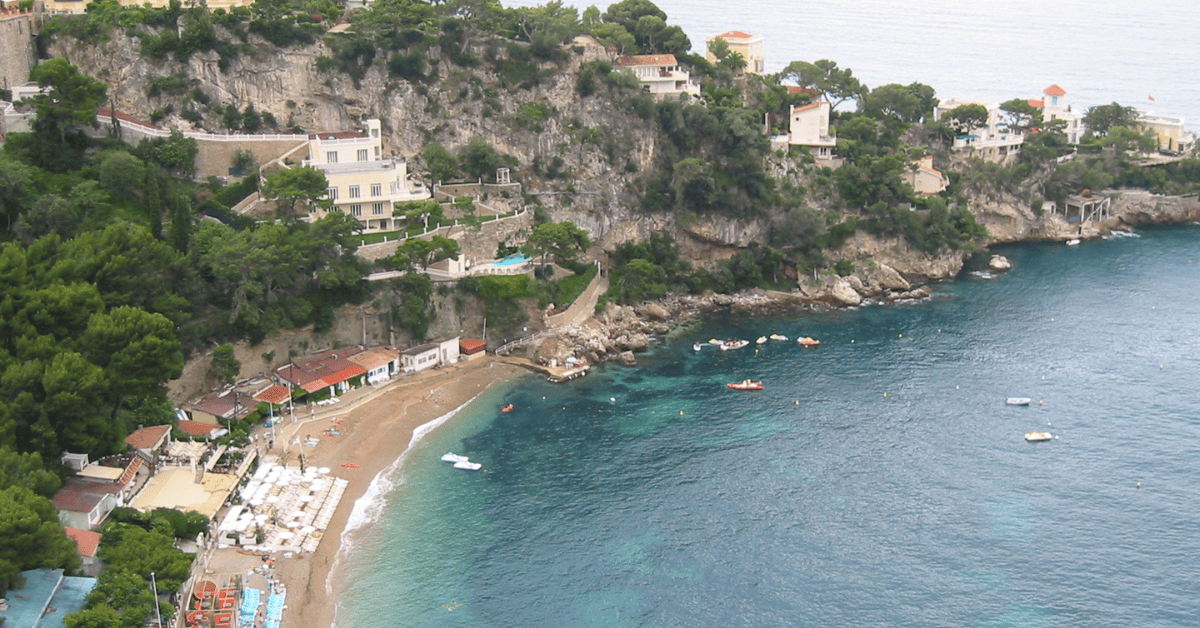 <figcaption class="wp-element-caption">Plage Mala, Cap d'ail, France. <em>Image credit: Wikimedia </em></figcaption>