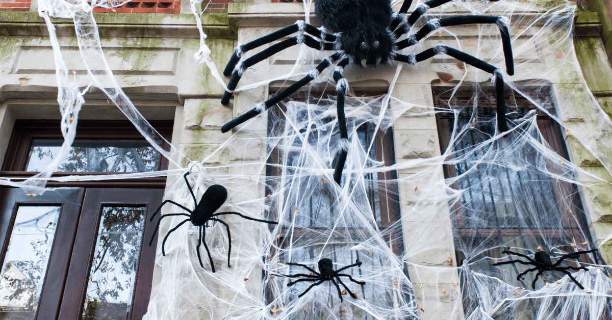 <figcaption class="wp-element-caption">In New York City, Halloween transforms the streets into a vibrant spectacle of creativity and chaos. <em>Image credit: voyta/Gettyimages</em></figcaption>