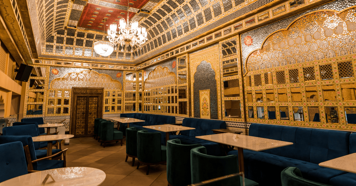 <figcaption class="wp-element-caption">Musaafer restaurant's mezzanine, inspired by “Sheesh Mahal” palace. <em>Image credit: Raydon Creative</em></figcaption>