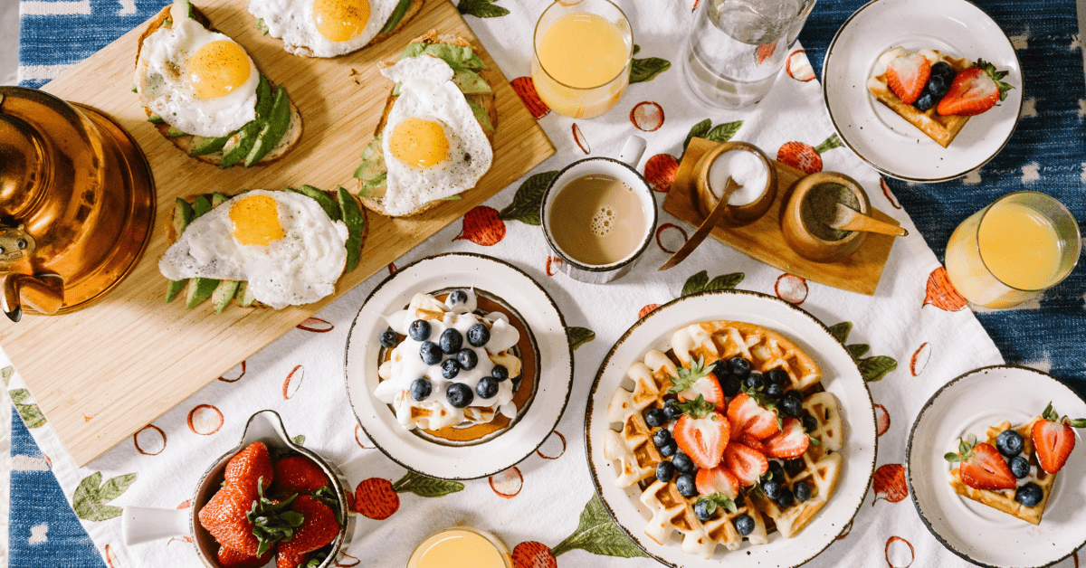 <figcaption class="wp-element-caption">There's more to brunch that just eggs and waffles in Dubai. <em>Image credit: Rachel Park/Unsplash.</em></figcaption>