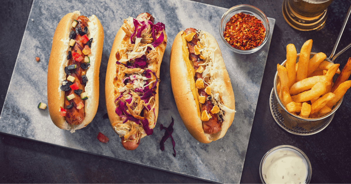 <figcaption class="wp-element-caption">Chicago Airport offers up a range of delicious options, including the classic hot dog. <em>Image credit: kajakiki/iStock</em></figcaption>