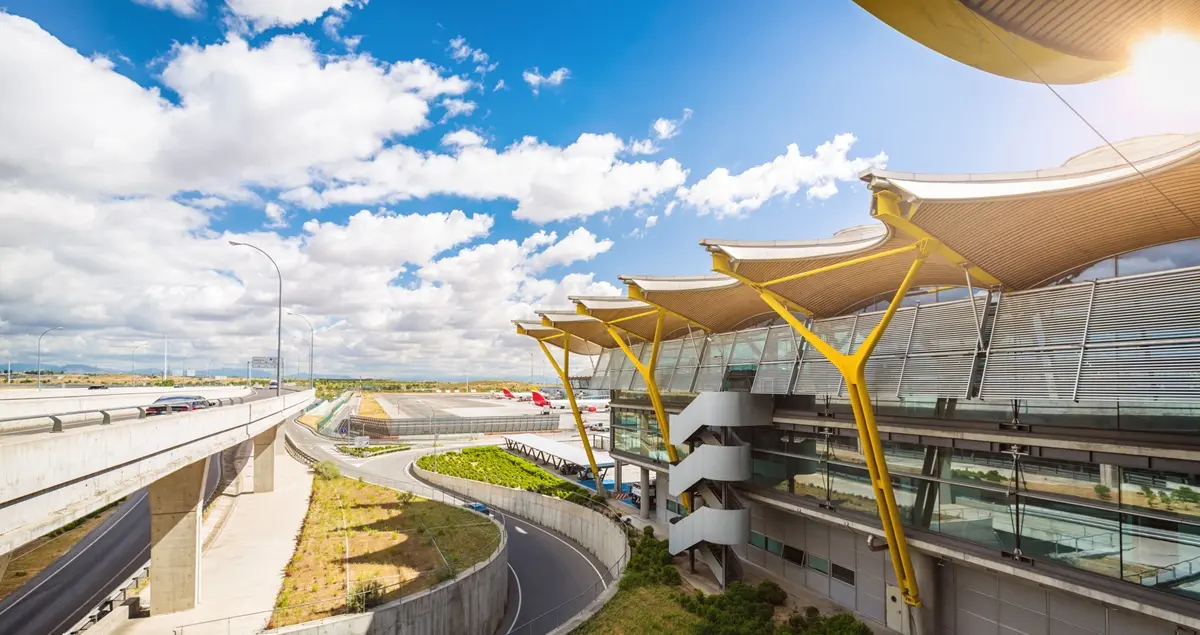 A 2026 Guide to Madrid Barajas Airport (MAD)
