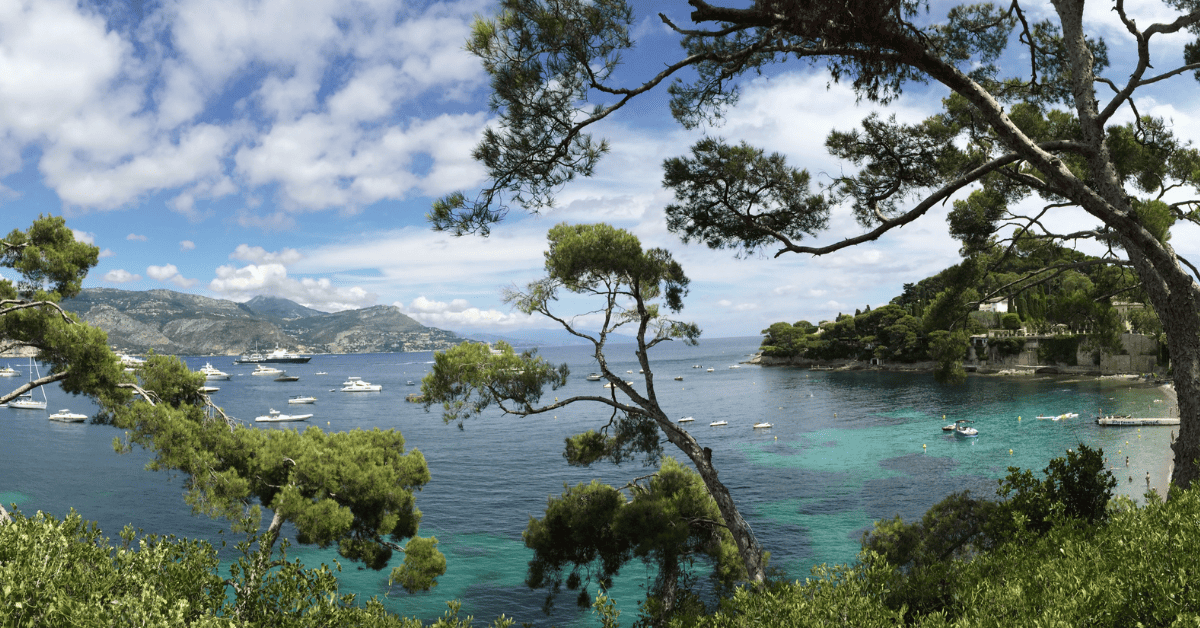 <figcaption class="wp-element-caption">Paloma Beach, Saint-Jean-Cap-Ferrat, France. <em>Image credit: Wikimedia</em></figcaption>