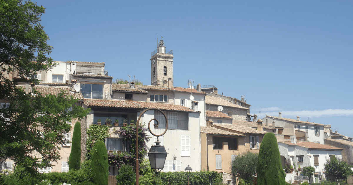 <figcaption class="wp-element-caption">Mougins village, France. <em>Image credit: Wikimedia</em></figcaption>