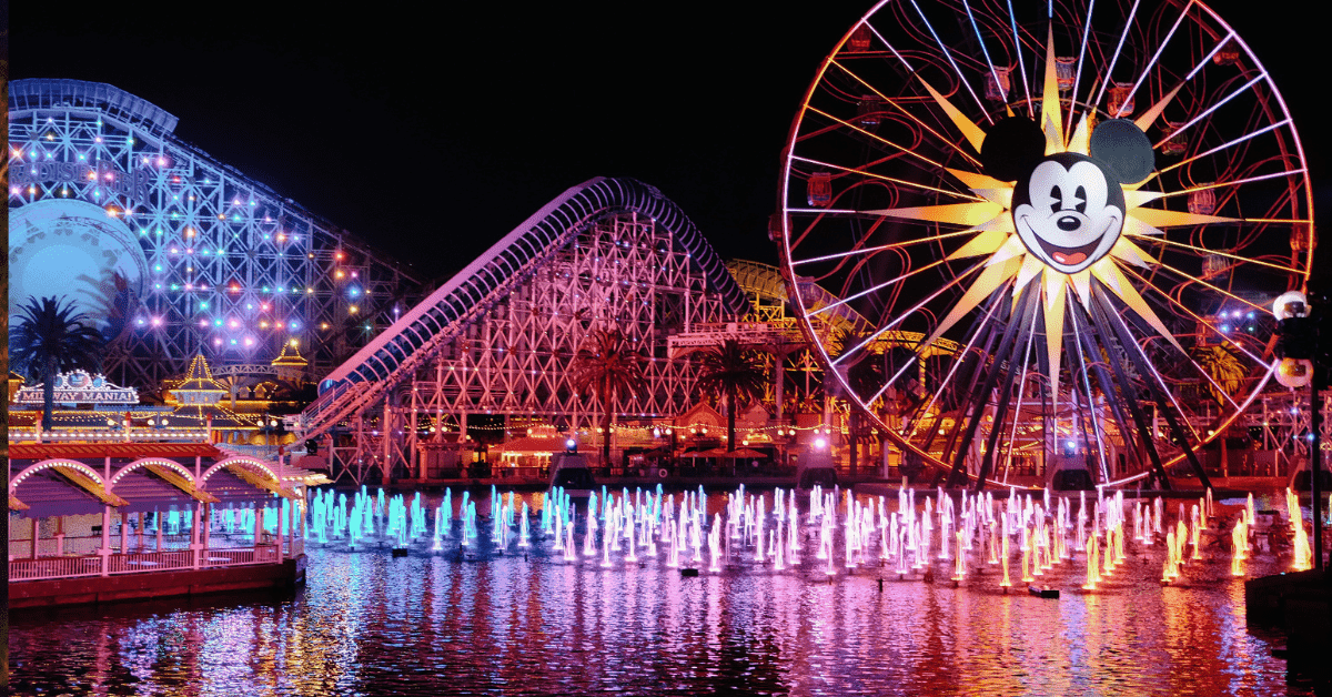 <figcaption class="wp-element-caption">Night time shows at Disneyland Resort, CA. <em>Image credit: wallpaperflare</em></figcaption>