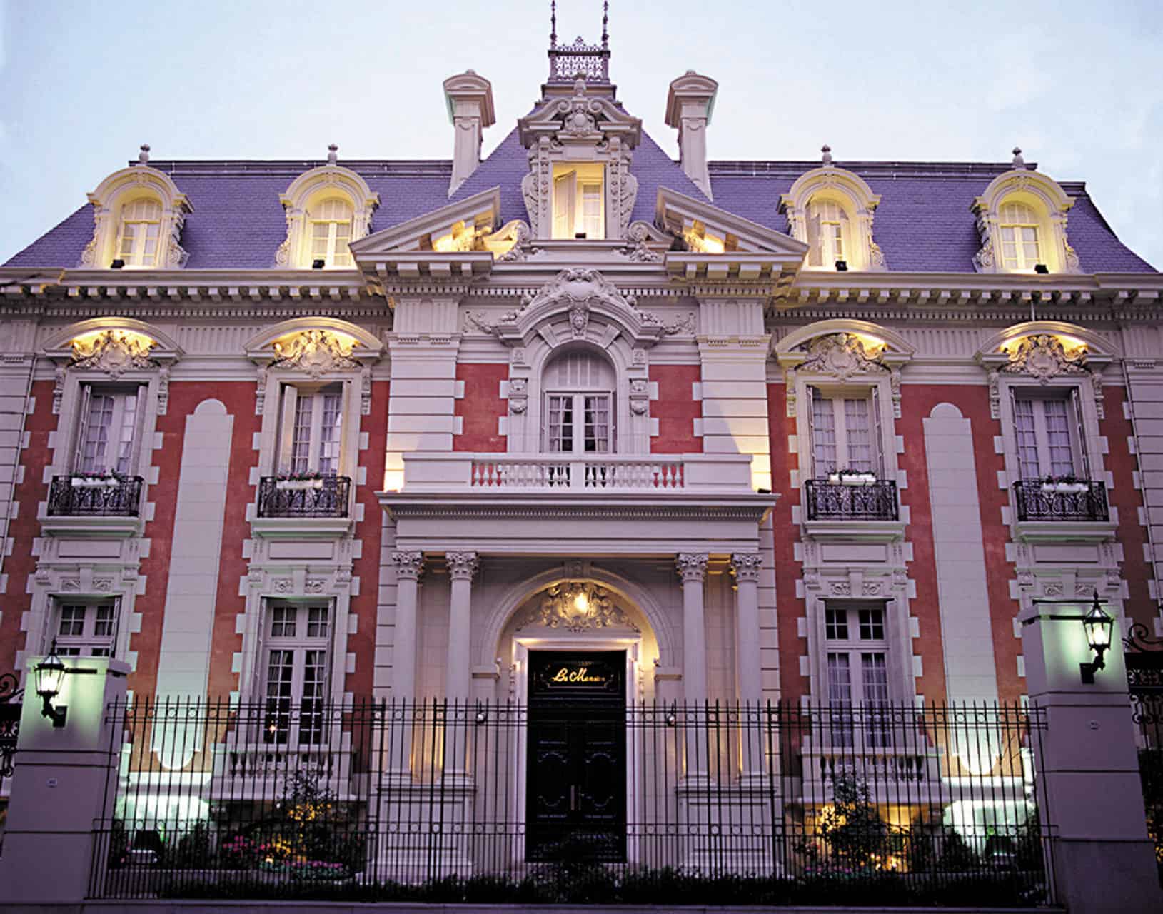 <figcaption class="wp-element-caption">Four Seasons Hotel Buenos Aires entrance. <em>Image credit: Four Seasons Hotel Buenos Aires</em></figcaption>