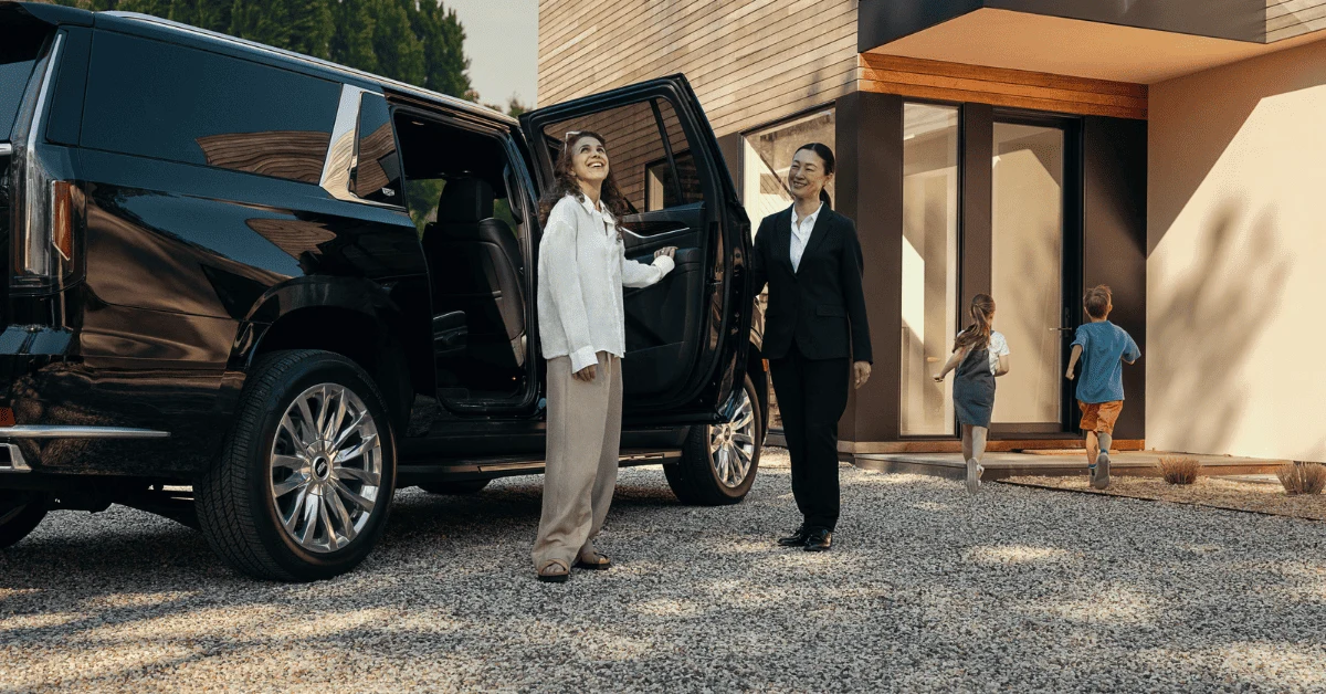 <figcaption class="wp-element-caption">Discover the vibrant tapestry of artistic expression in the Hamptons, where creativity thrives and masterpieces come to life. <em>Image credit: Blacklane</em></figcaption>