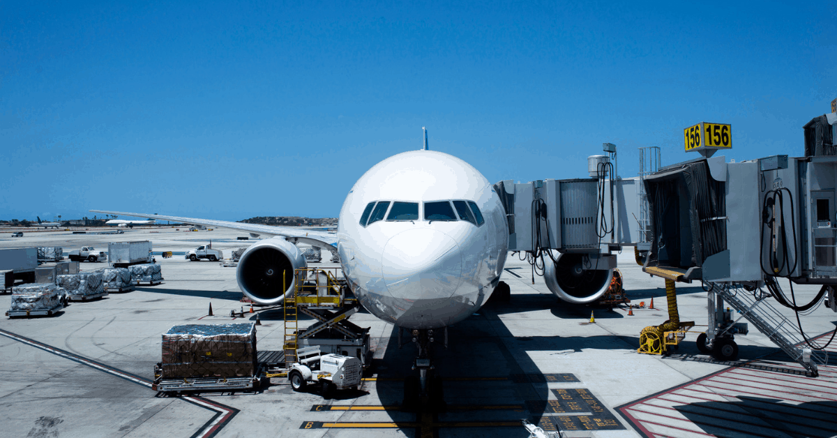 <figcaption class="wp-element-caption">Enjoy views to the tarmac from one of the Admirals Clubs at LAX. <em>Image credit: kokouu/iStock</em></figcaption>