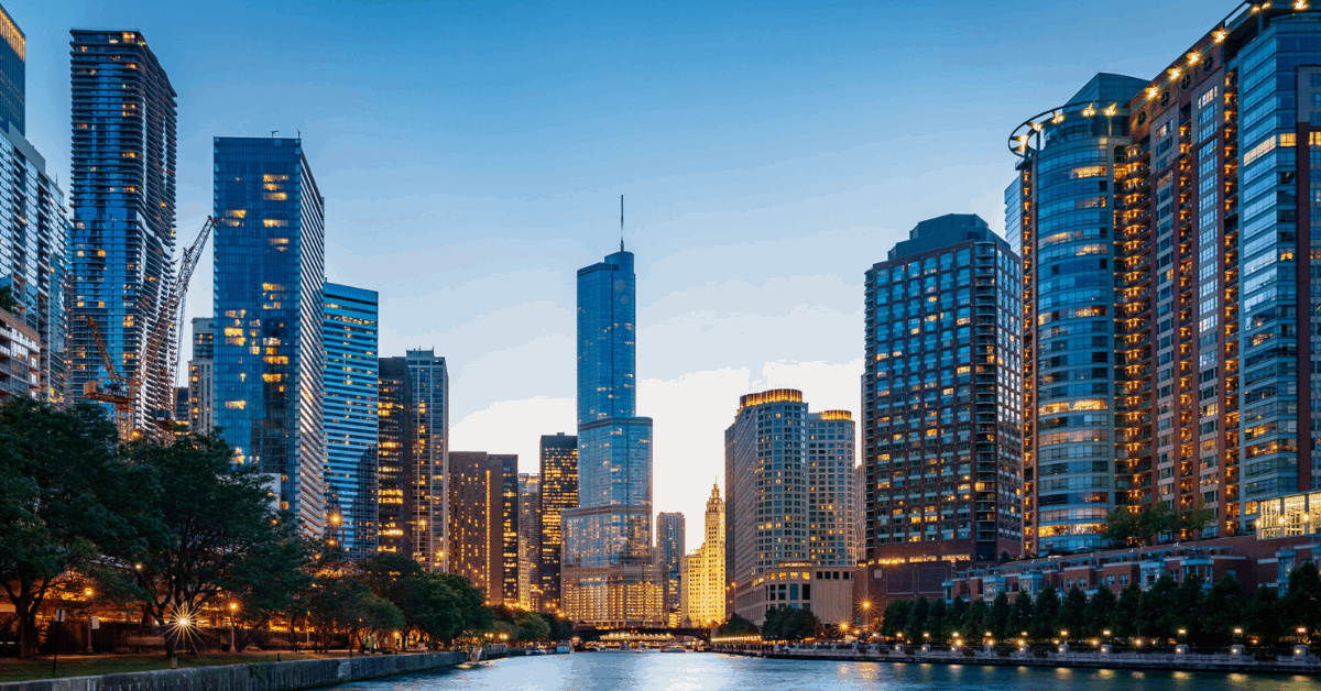 <figcaption>Take a look at our recommendations on how to spend a day in Chicago.<em> Image credit: Mlenny/iStock</em></figcaption>