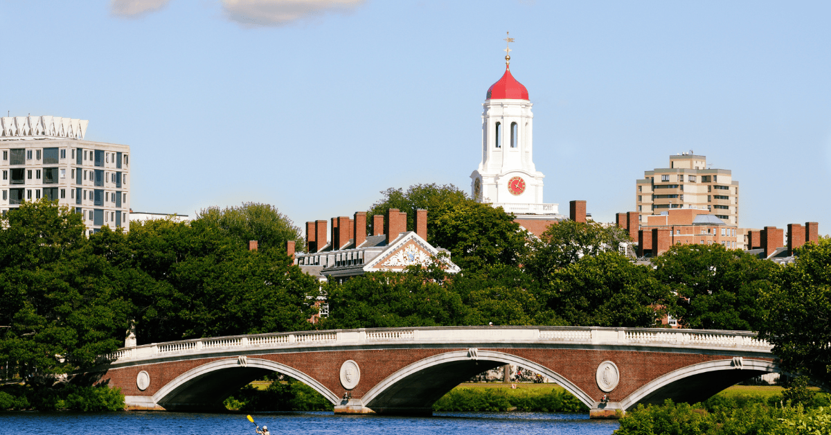 <figcaption class="wp-element-caption">Harvard University, the oldest Ivy League school, is renowned for its prestigious academics and historic legacy. <em>Image credit: jorgeantonio/Gettyimages</em></figcaption>