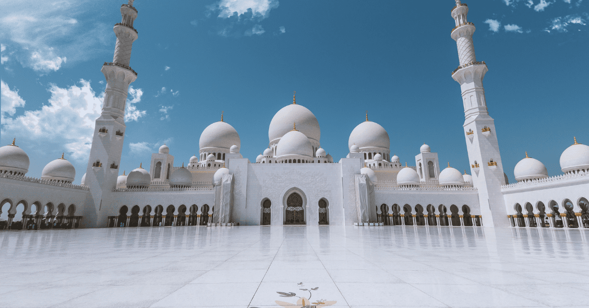 <figcaption class="wp-element-caption">Sheikh Zayed Grand Mosque, Abu Dhabi. <em>Image credit: pxfuel</em></figcaption>