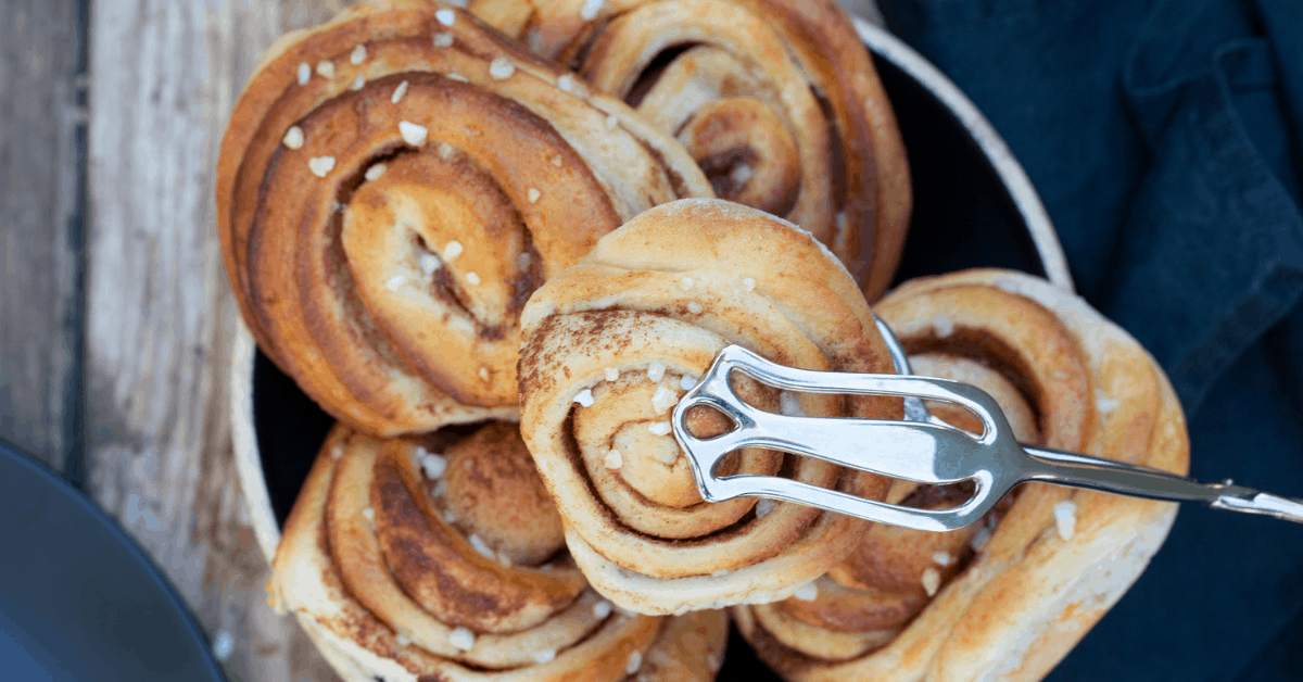 <figcaption>Enjoy Scandinavian treats, such as the cinnamon roll, at Oslo Airport.<em> Image credit: Sarah Biesinger/iStock</em></figcaption>