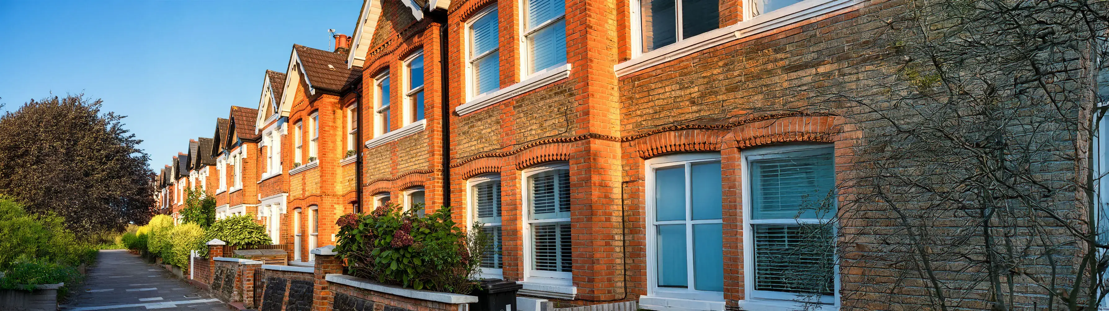 A row of terraced houses in London Ealing.