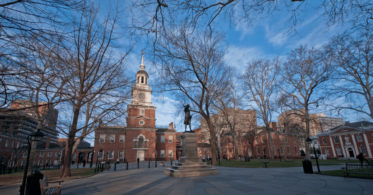 <figcaption class="wp-element-caption">Independence National Historical Park in Philadelphia offers a profound experience that embodies the essence of the American Revolution and the pursuit of freedom. <em>Image credit: Wikimedia</em></figcaption>