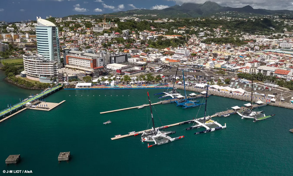 Location Voiture Martinique - Transat Cafe l-OR Baie de Fort-de-France Europcar