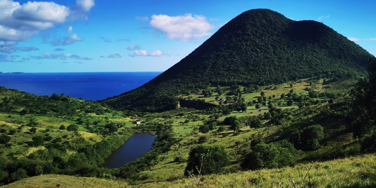 Anses d'Arlet - Lieu Insolite - Point de vue de la Charmeuse au dos du Morne Larcher
