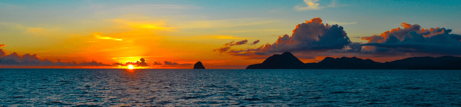 La Martinique en voiture de location - panorama de la Baie du Diamant en Martinique 