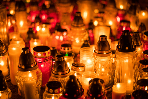 candle-lighting-cemetery-toussaint-martinique