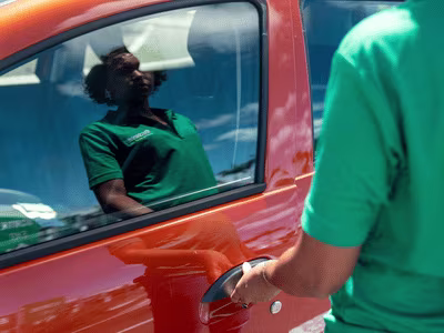 Contrôle d’un véhicule de location avec Europcar Martinique